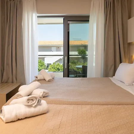 Roseland Hotel