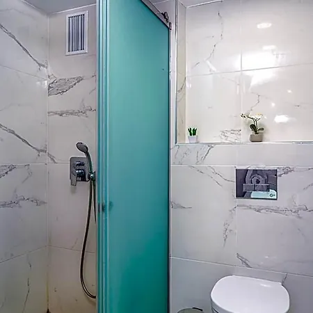 Roseland Hotel 3*