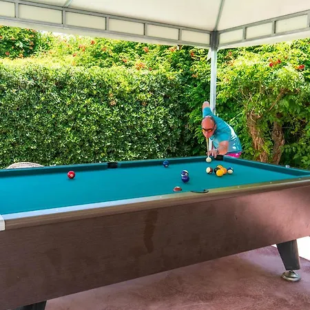 Roseland ホテル マルマリ